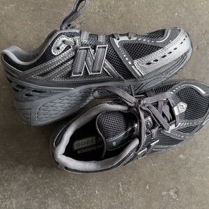 1906 New Balance Men's Gray Running Shoes